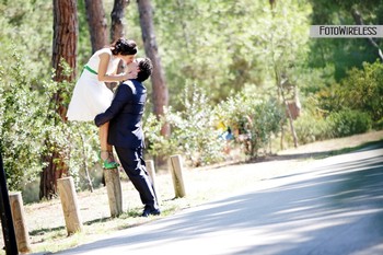FotoWireless - il matrimonio con un figlio: le foto esterne dei genitori sposi
