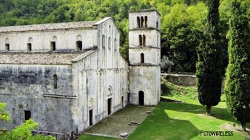 FotoWireless - L'Abbazia di San Liberatore a Maiella, Serramonacesca, ripresa con un nostro drone