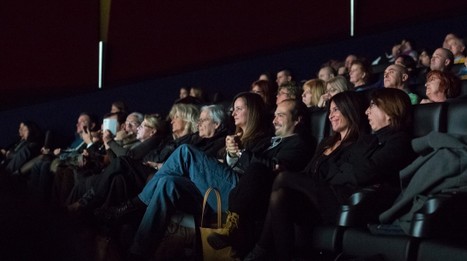 FotoWireless - invitare i tuoi amici al cinema per vedere il tuo filmino del matrimonio