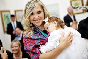 FotoWireless - la ex moglie Monika con la piccola bimba in braccio